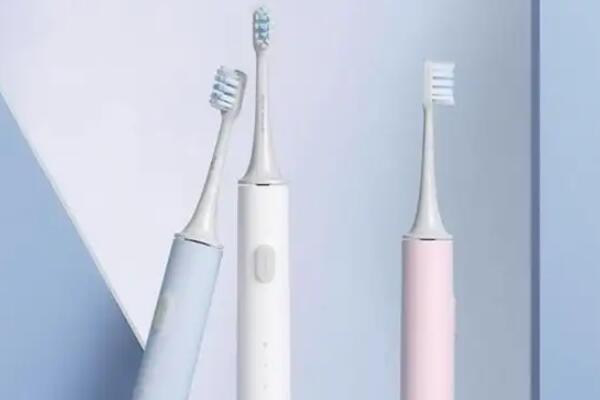 電動(dòng)牙刷充電原理是什么？電動(dòng)牙刷感應(yīng)式充電原理解讀