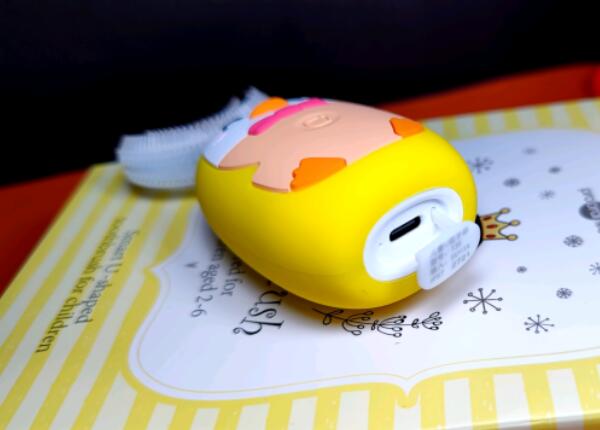 新款兒童u型電動(dòng)牙刷怎么充電？常見(jiàn)的三種U型牙刷充電方式
