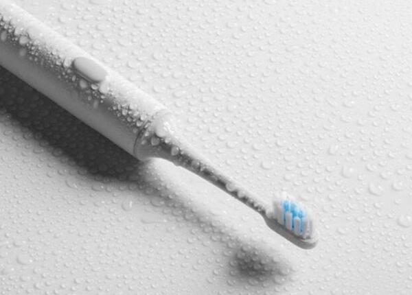 便攜式紫外線牙刷怎么用？正確使用便攜式牙刷的方法